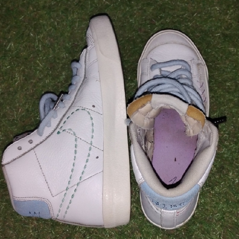 (EUC) NIKE® Blazer Mid '77 Women's Shoe - Size 6 - Picture 7 of 8